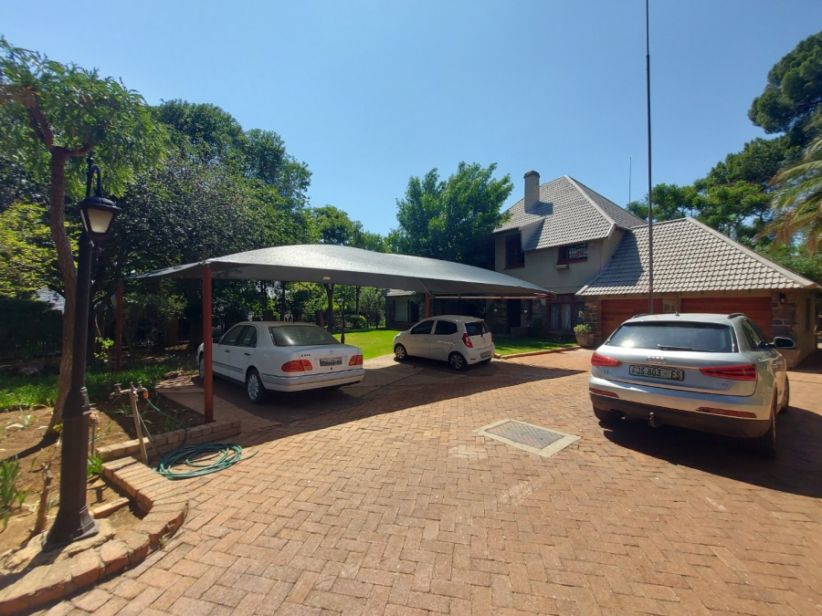 5 Bedroom Property for Sale in Waverley Free State